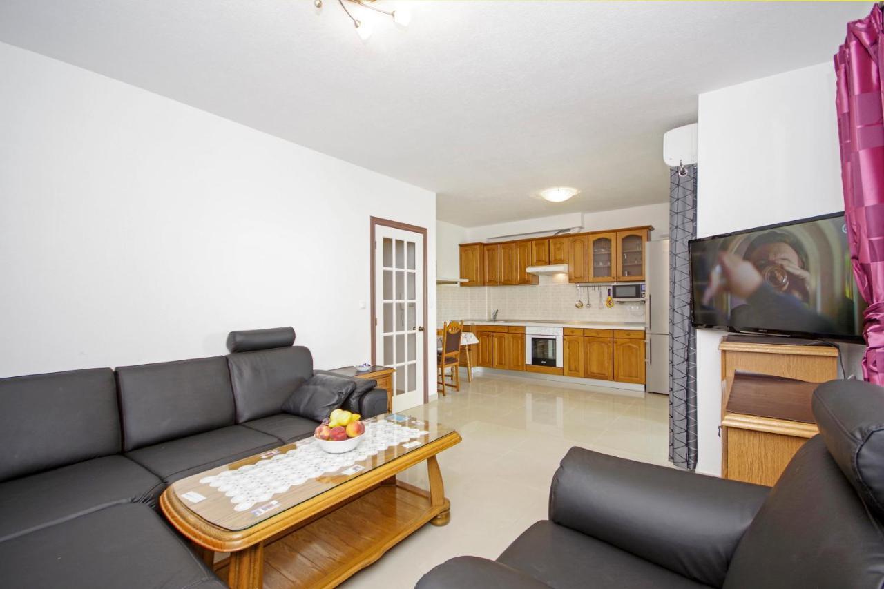Apartmani Cezar Makarska Exterior photo