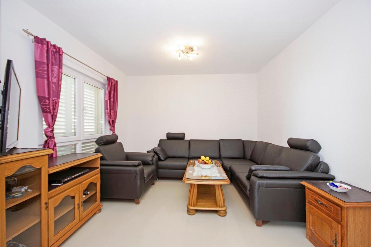 Apartmani Cezar Makarska Exterior photo