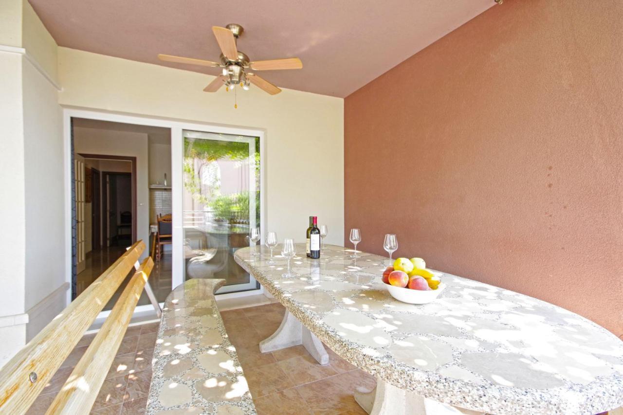 Apartmani Cezar Makarska Exterior photo