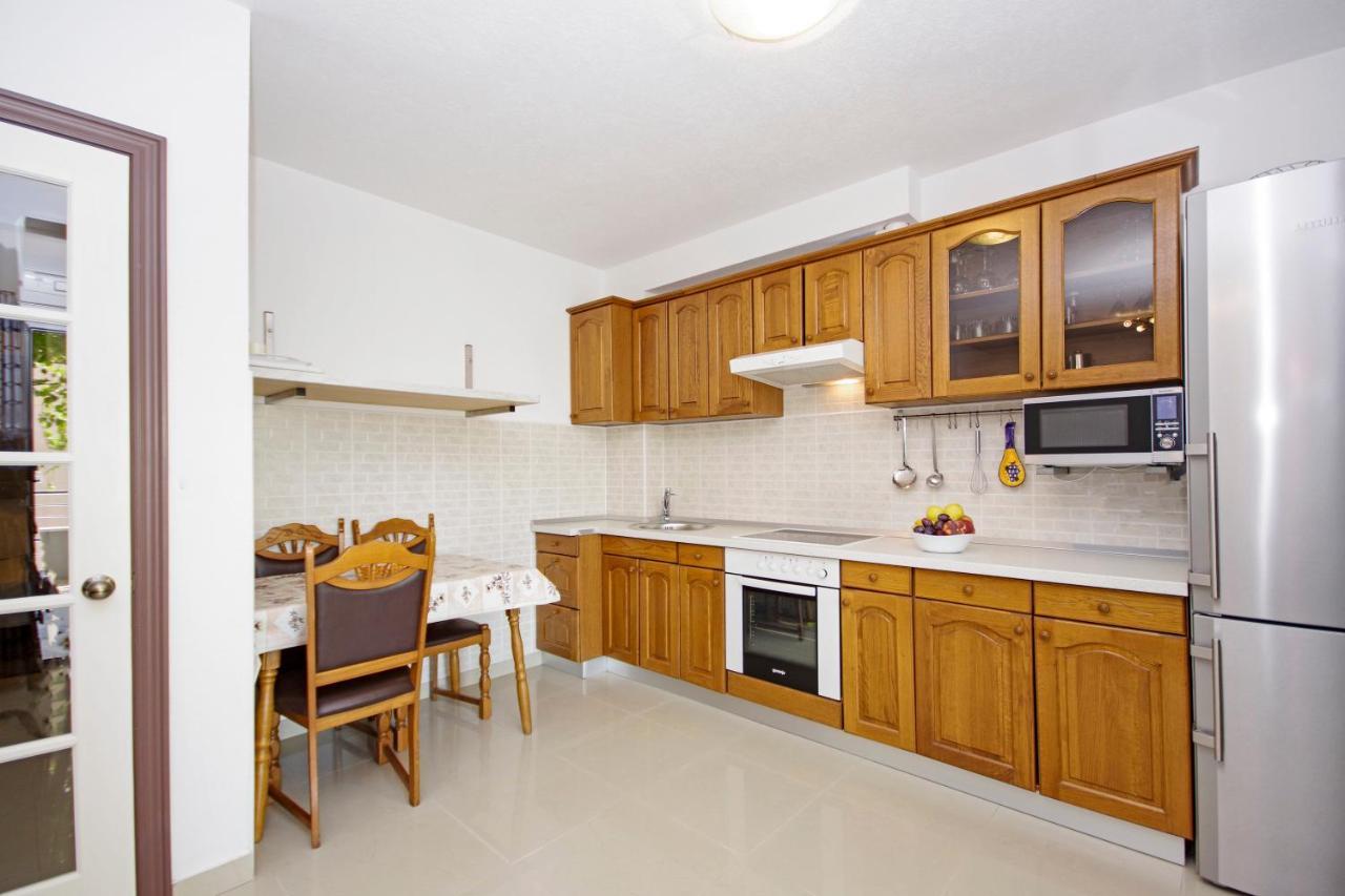 Apartmani Cezar Makarska Exterior photo