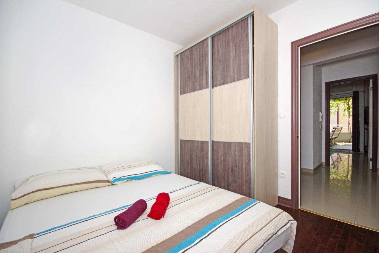 Apartmani Cezar Makarska Exterior photo