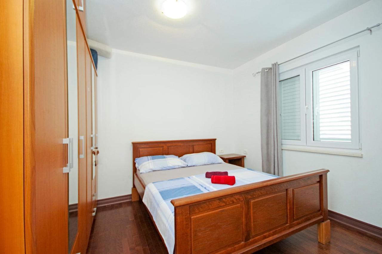 Apartmani Cezar Makarska Exterior photo